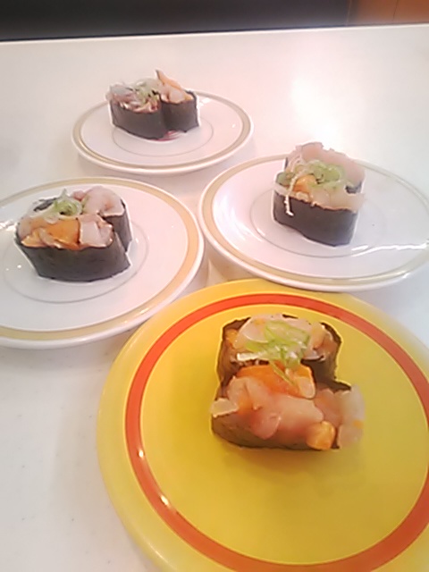 🌟まいど〜  🍣🍵_(※^^※)ゞ  《寿司屋のたたき》ネタは天然アジ・サーモン・イワシです。